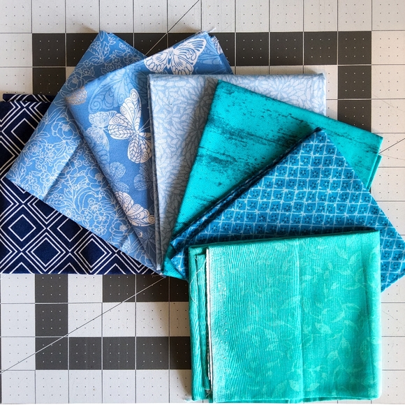 Cotton Quilting Craft Fabric Fat Quarter Bundle Blue Floral Blender 35 Pieces - Picture 4 of 6